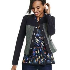 Women's Black and Gray Jacket